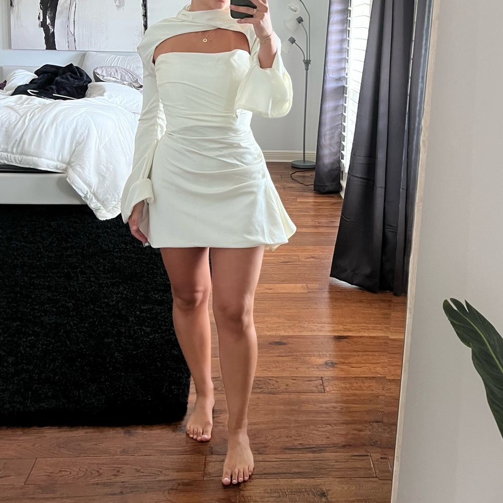 White Corset House Of CB dress - Picture 7 of 7